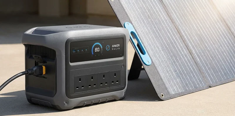 Anker SOLIX C1000 Gen 2 connected to a solar panel via XT60i input.